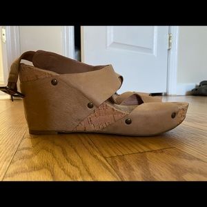 Lucky Brand Wedge Size 10